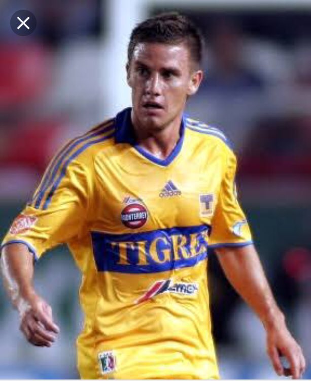 Felices 61 años <a href="/TigresOficial/">Club Tigres 🐯</a> .
Fue un orgullo vestir y defender esa camiseta ..