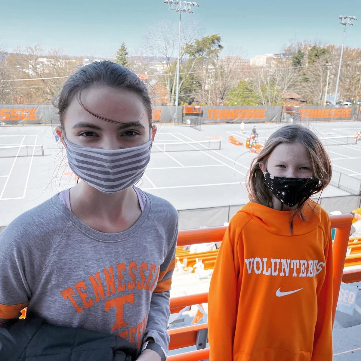 cnlwebb5's tweet photo. It was a UT🍊vs UF🐊 kinda day. Fun to watch both wins but it was especially fun watching the Lady Vols take the W in tennis! Congrats @Vol_WTennis 🎾💪 https://t.co/yGdMmgb0Hg