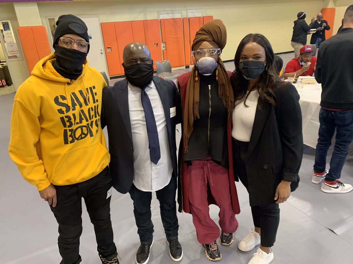 Thank you <a href="/NickCannon/">Nick Cannon</a>, Ronnie Highsmith - Executive President of the #NickCannon Foundation, <a href="/DrBMuhammad1/">DrMuhammad_Experience</a> and #DYRSDC Director <a href="/LAppiah/">Lindsey O. Appiah</a> for coming together today in appreciation of <a href="/Microsoft/">Microsoft</a> donating tablets 💻 to our youth to help with virtual learning. #juvenilejustice