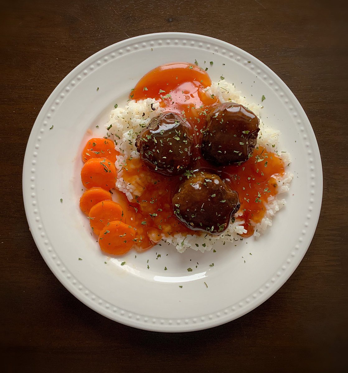 sleepycovetales's tweet photo. It’s suppertime! What is everyone having? Sweet and sour meatballs, rice and honey butter carrots here 🤤🤤 Thanks @Bigdazw for the sweet and sour sauce recipe, it’s sooooooooo good ☺️#showmeyourplate #homemadeisbest https://t.co/m4Fl0cFluY