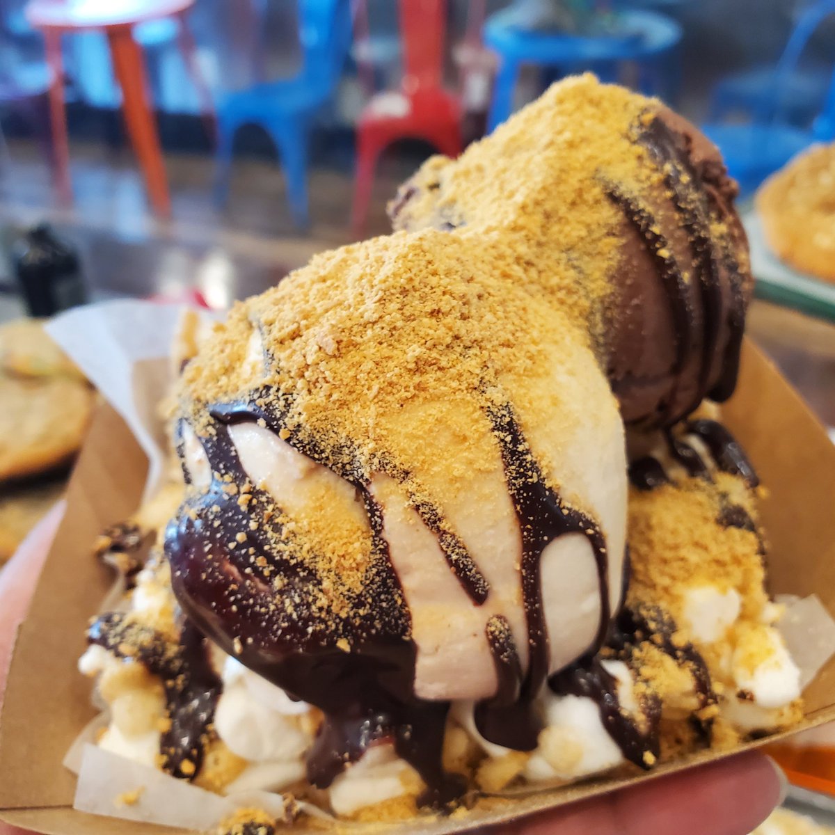 gerine_williams's tweet photo. What will they do next? Devil May Care K Street
#hellagoodicecream #hellaextra #sundayfunday #milkshake #sundae #nationalcerealday #thehardin #downtownsac #oldsacramento https://t.co/3R8dN2fIO8