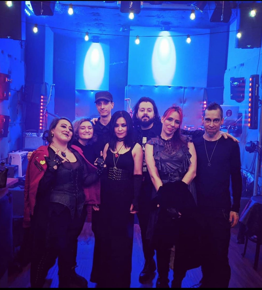 Last gig of 2020 and exactly one year  since we performed for folks. One day again... 🎶
#rock #theneurofarm #covidsucks