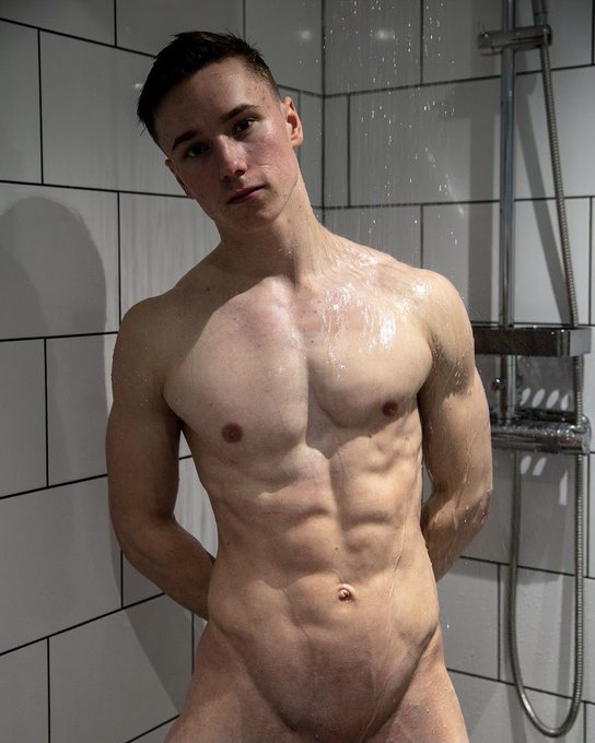 Innocent look??????♂?
#gay #abs #shower #gayboy #gayguy #gayshower #strong #abs #twink #twunk #kinky