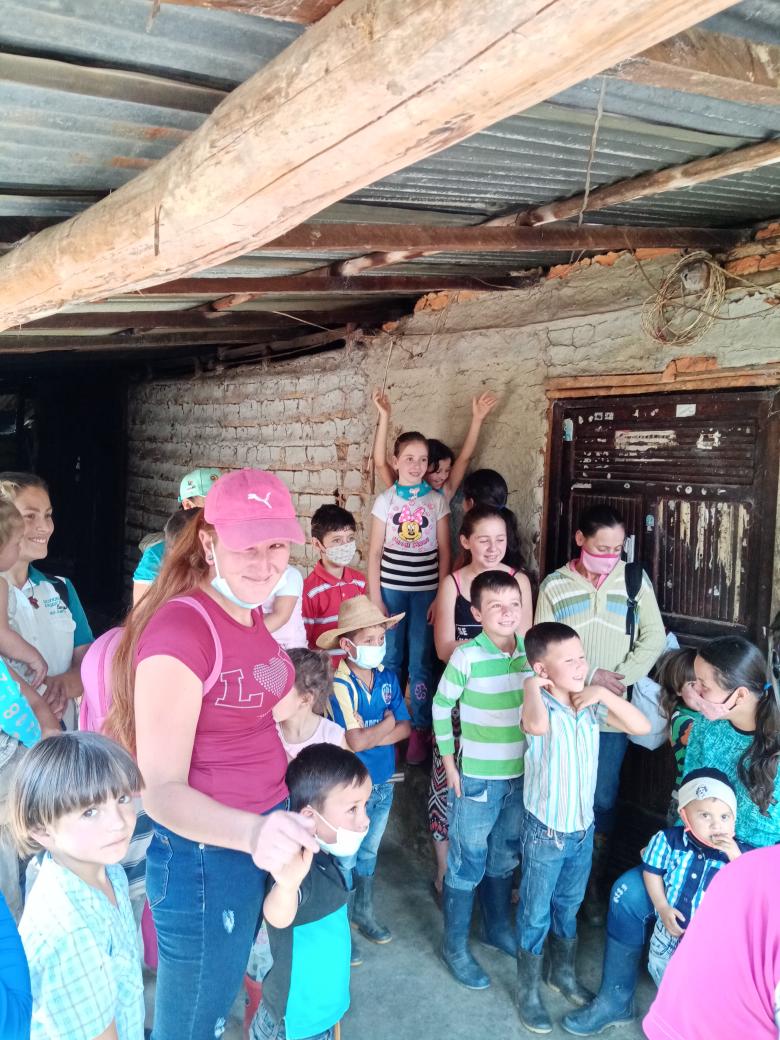 SMisionesMerida's tweet photo. #7Mar | Realizamos una gran jornada integral en la parroquia Canaguá dl muncipio Arzobispo Chacon,comenzando con los más pequeños de la 🏡 recibiendo recreación por parte del @MPV_Merida y hermosos regalos gracias a nuestro protector @JEHYSONGUZMAN
#MisionesMérida
#CuidémosnosMás https://t.co/jNi0iITHGI