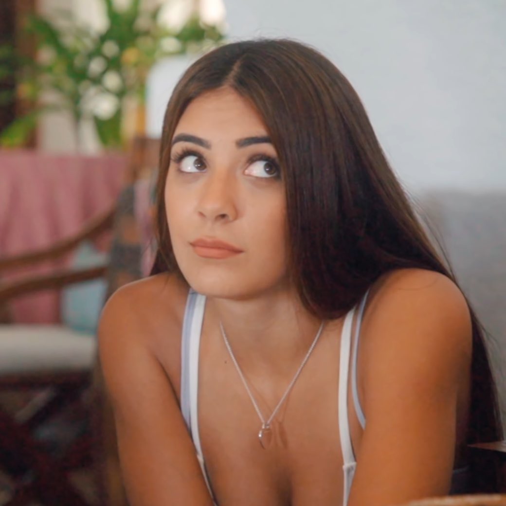 qtazercraft's tweet image. i love you more than everything, girl.