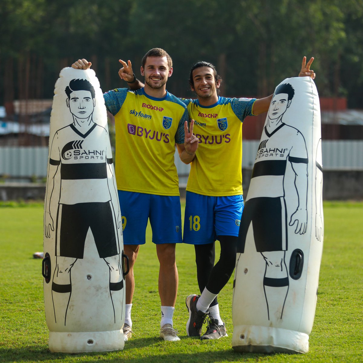 KeralaBlasters's tweet photo. Our take on The Fantastic 4⃣ 🙌🏼

@jordanmurray28 @sahal_samad #YennumYellow https://t.co/x7PKxhAHyD