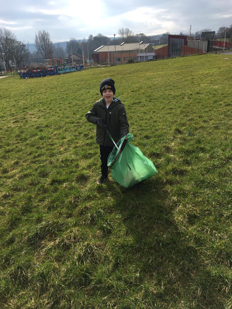 One week on.. my youngest grandson Zach decided he wanted involved. 8 bags #teamuptocleanup @FeeMac10 Thanks for getting us the tools! 👏👏👏