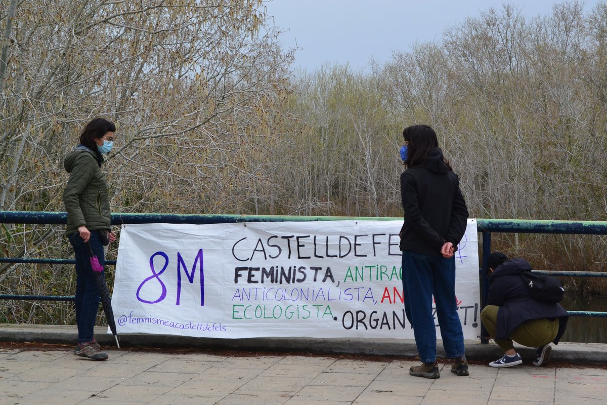 OlladelRei's tweet photo. 1/ Fotoreportatge de la Caminada Ecofeministra de #Castelldefels organitzada per l'Espai Feminista per reivindicar seguretat per poder gaudir de l'espai públic i l'espai natural del nostre entorn. 
#SalvemlOlla
#8M2021 https://t.co/KsifY3jbiC