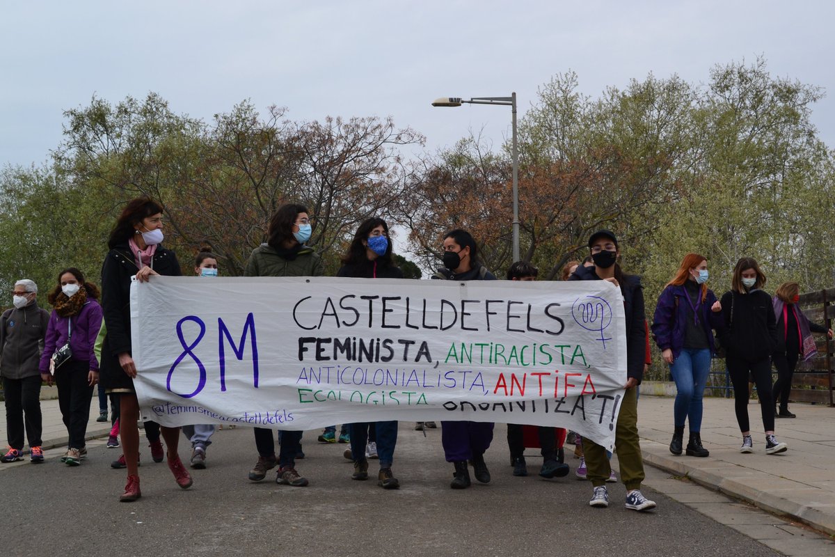OlladelRei's tweet photo. 1/ Fotoreportatge de la Caminada Ecofeministra de #Castelldefels organitzada per l'Espai Feminista per reivindicar seguretat per poder gaudir de l'espai públic i l'espai natural del nostre entorn. 
#SalvemlOlla
#8M2021 https://t.co/KsifY3jbiC
