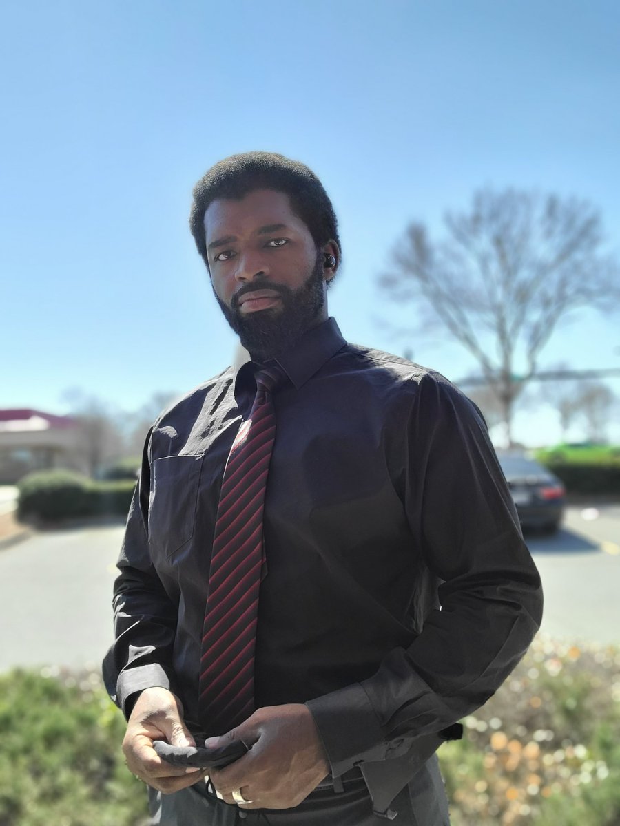 Teknoman_Aegis's tweet photo. At work getting through the day.
#Quickphoto #Samsungs20Ultra #me #outside #working #goodday https://t.co/HZ6jASlIDy