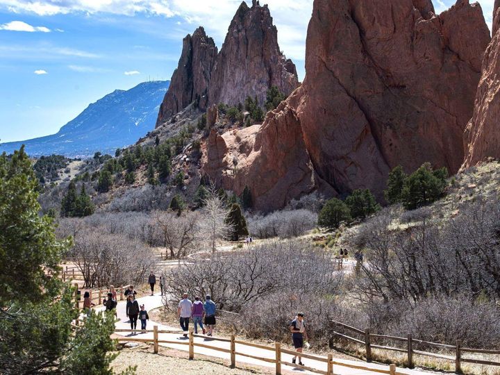 IntouchHomeTeam's tweet photo. Thanks to the Colorado Springs Gazette for sharing this amazing photo.   We want to remind everyone to enjoy the relaxing day and weather.  Get outside and take a walk, say hi to a neighbor from a distance and simply enjoy life.    Happy Sunday everyone! #SundayFunday https://t.co/9BkulSydhQ