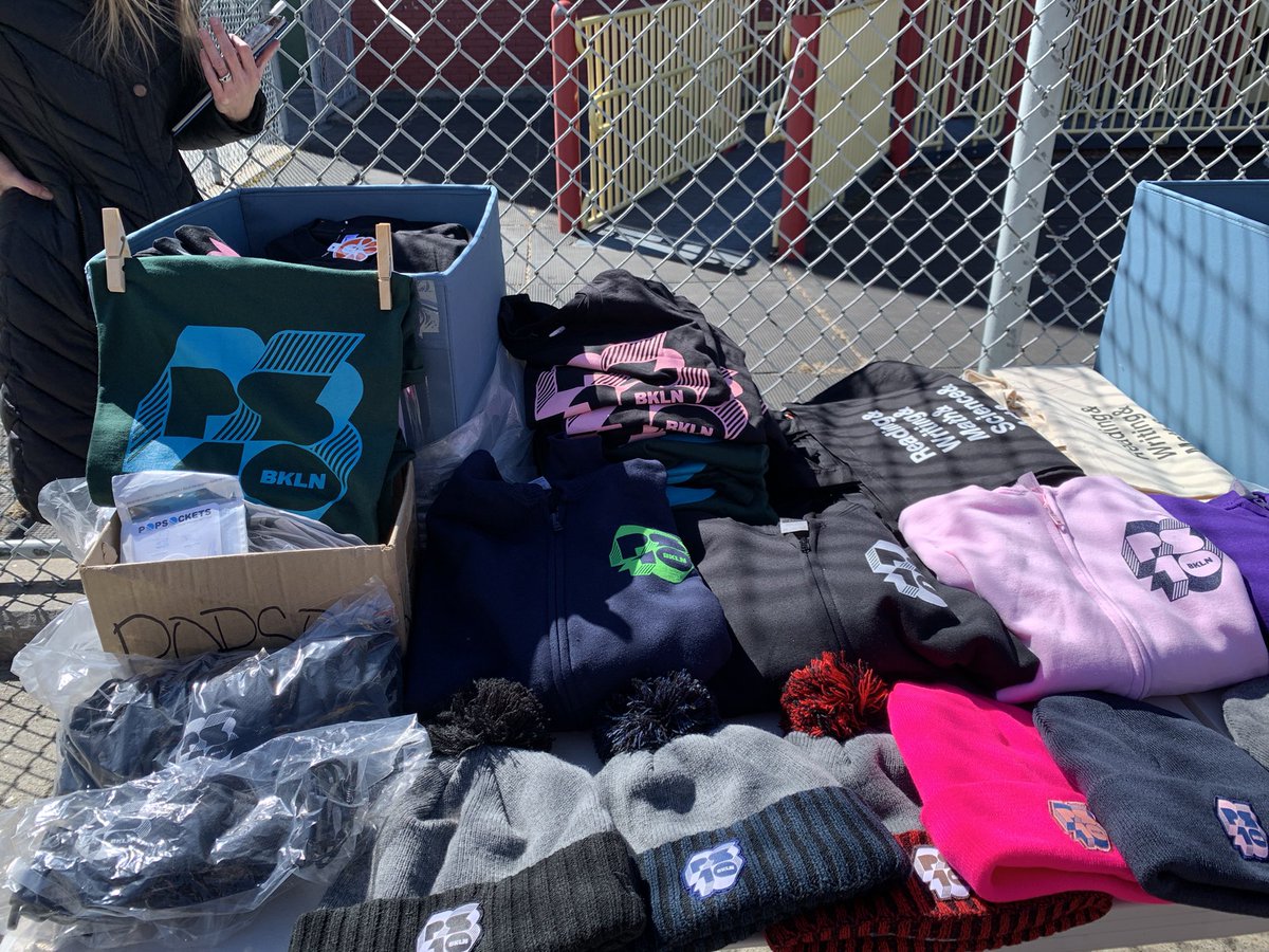 PS10Brooklyn's tweet image. Come on down to PS10 (Prospect &amp;amp; 7th) to give a book, take a book, and upgrade your PS10 merch game! Here until 2pm!! #ps10reads #ps10proud #ps10bk