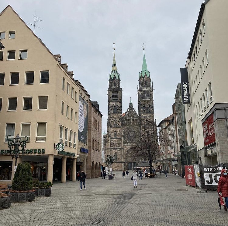 Da in #Nürnberg der 7-Tage-Inzidenzwert zwischen 50 und 100 liegt, ist nach den in Bayern geltenden Vorhaben ab 08.03. Einkaufen per „Click and Meet“ in Nürnberg möglich. <a href="/Wirtschaft_Nbg/">Wirtschaftsförderung Nürnberg</a> <a href="/nuernberg_de/">Stadt Nürnberg</a>