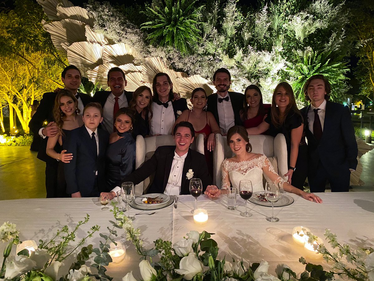 PCruzFlores's tweet image. Gran fin. Toda la vida #Teamfam