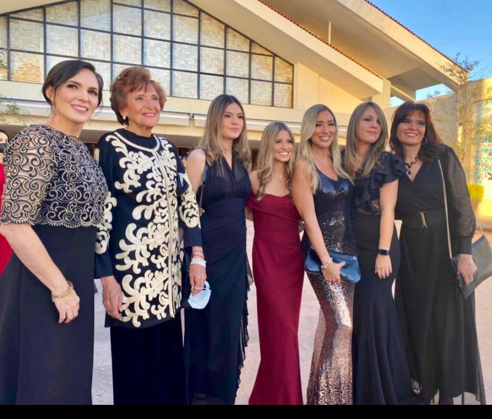 PCruzFlores's tweet image. Gran fin. Toda la vida #Teamfam