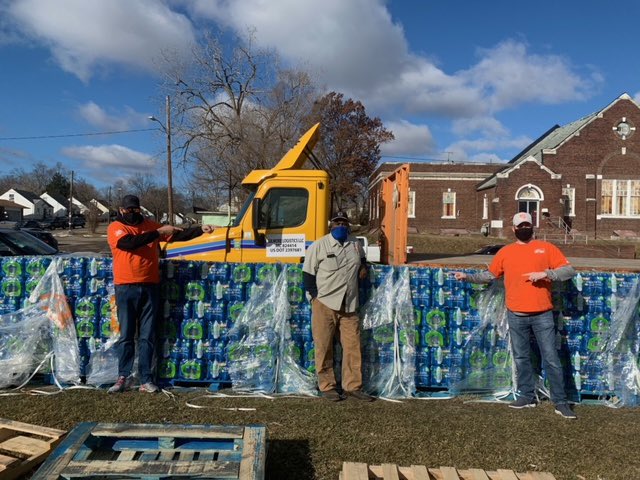 Can’t say enough about our awesome D245 SMs giving back to our Flint community. Awesome job supporting the Flint water drive and a special shout to our  delivery partners at XPO! <a href="/HouleHeather/">HeatherHouleTHD</a> <a href="/Deliverydcrider/">David Crider</a> <a href="/bobsaniga/">Bob Saniga</a> <a href="/TeamDepotNoDiv/">Courtney Smith</a>