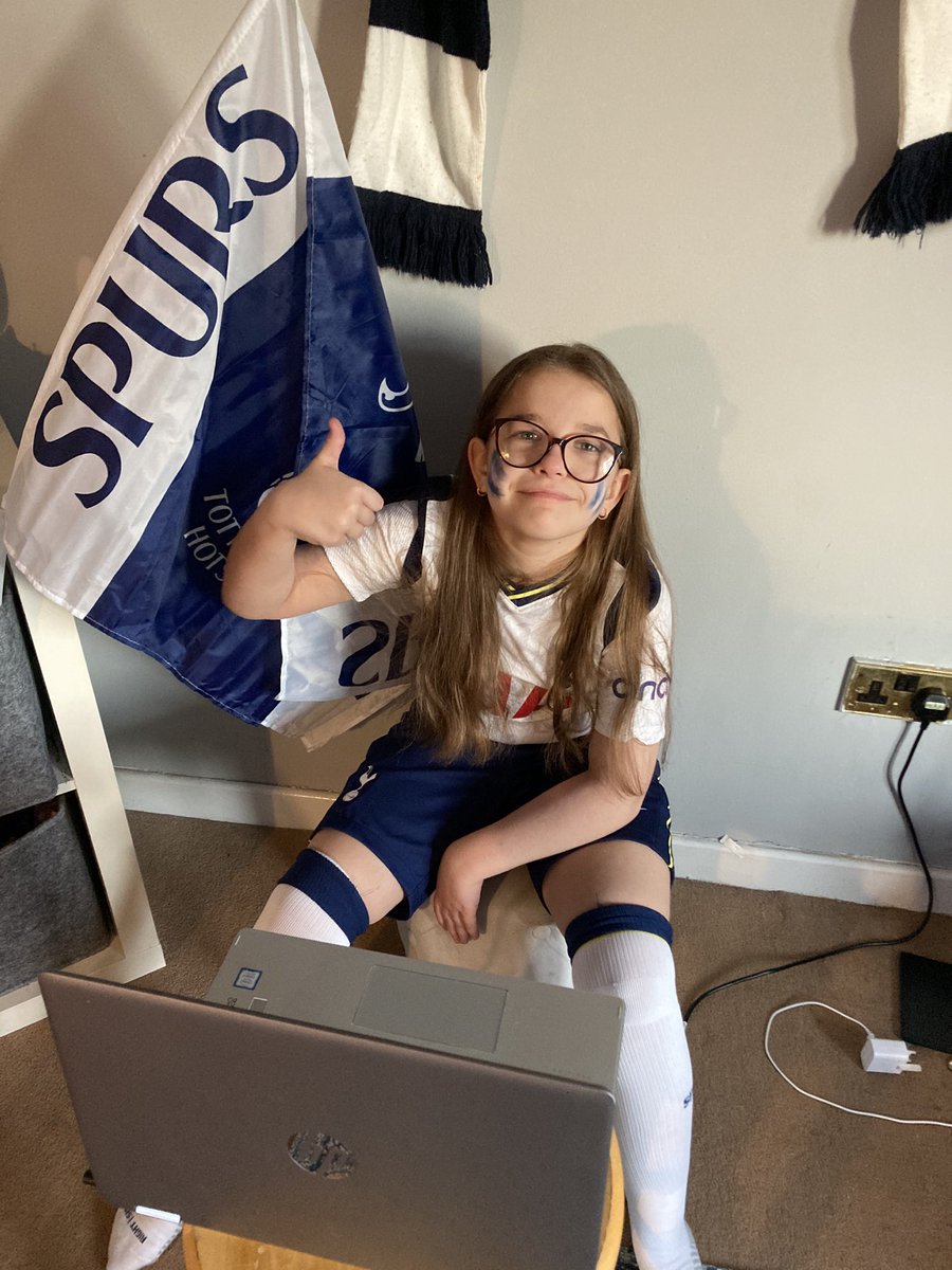 sunners14's tweet photo. Waiting for the @SpursOfficial players to arrive... Jovie is hoping for a wave from @HKane 👋🏻 #COYS #VirtualMascot https://t.co/753CTGrEns