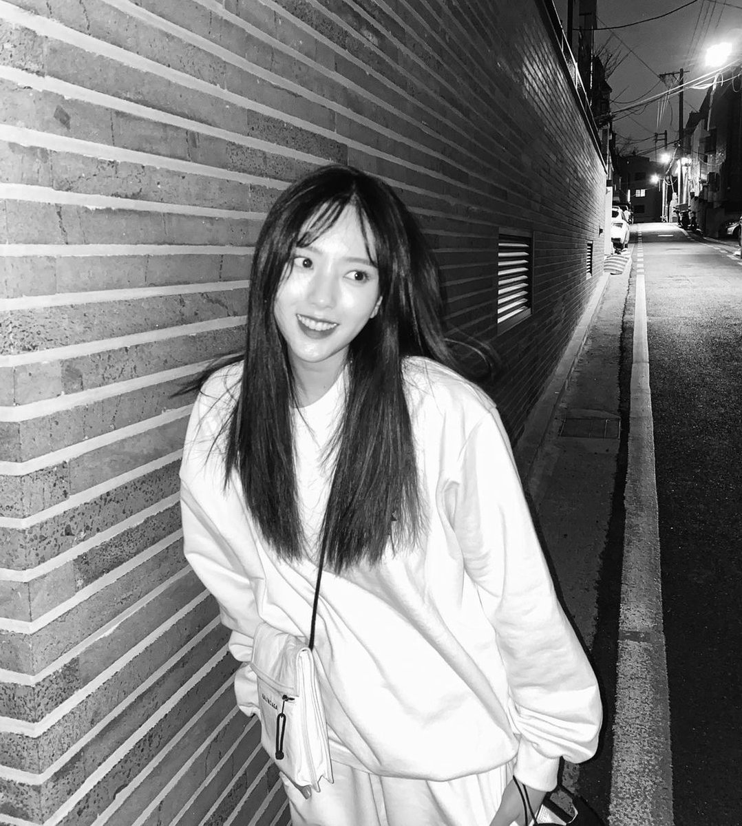dailyoonjo's tweet photo. [210307] Yoonjo IG: #광고 #하덱스 #hadex 오랜만에 마음에 드는 추리닝🤍 https://t.co/asZCZZlgGH