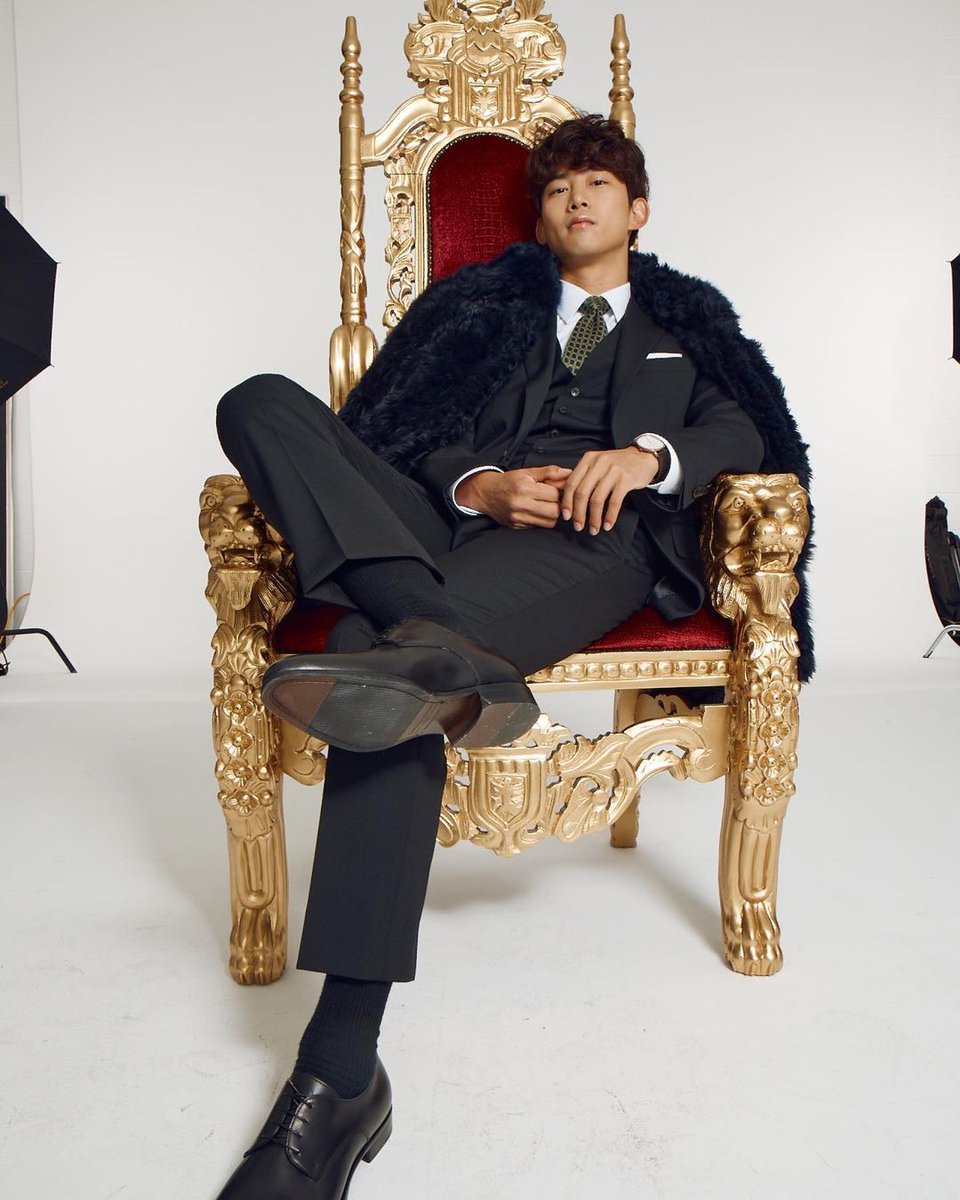 2PM_Spain's tweet photo. [IG de #Taecyeon]
#빈센조 #장준우 #사실은 #회장님 #근데 #또라이 #싸이코 
(#Vincenzo #JangJunWoo #EnVerdad #ElPresidentedelaCompañía #PeroEs #UnPsicópata #Loco) 
https://t.co/n1aSZQCWEX https://t.co/Sle2K8gls8