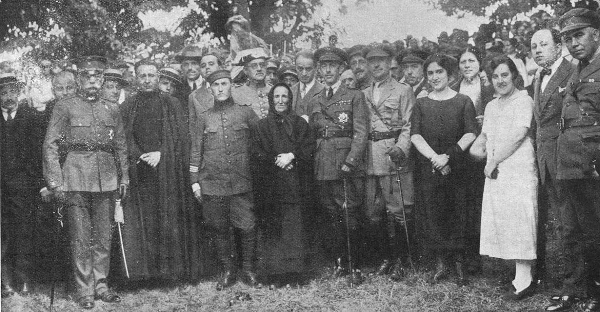 GZHai1Seculo's tweet photo. #Persoeiro
#Gustei, #Coles (#Ourense)
24 de setembro de 1925.
Homenaxe na aldea de ao sarxento Rapela, heroi da posición de Estigua (Guerra de Africa).
https://t.co/n4ZfjKWecW https://t.co/ywyhzqXnxB