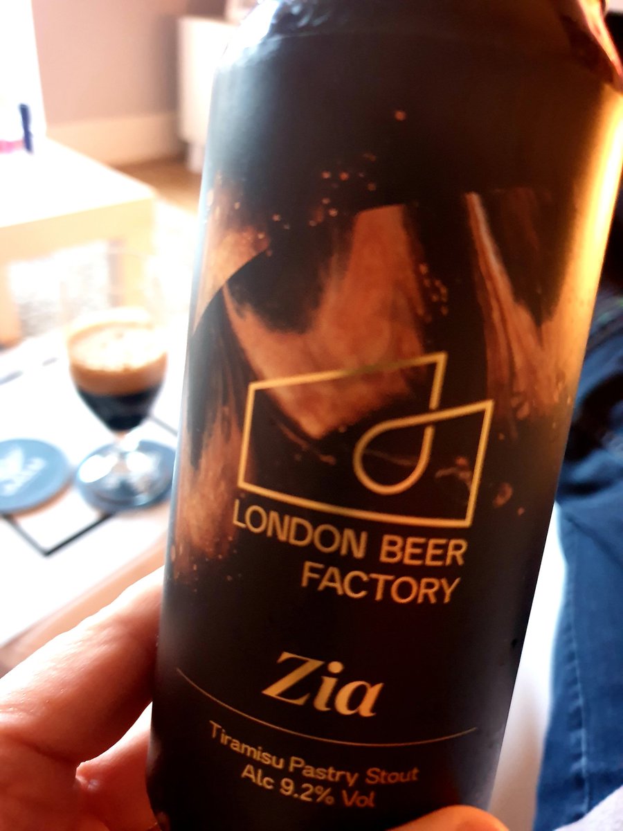 CMBC_BDM's tweet photo. A pudding and a beer all in one glass 👍👍 #tiramisu #Stout https://t.co/GUneA41HMI