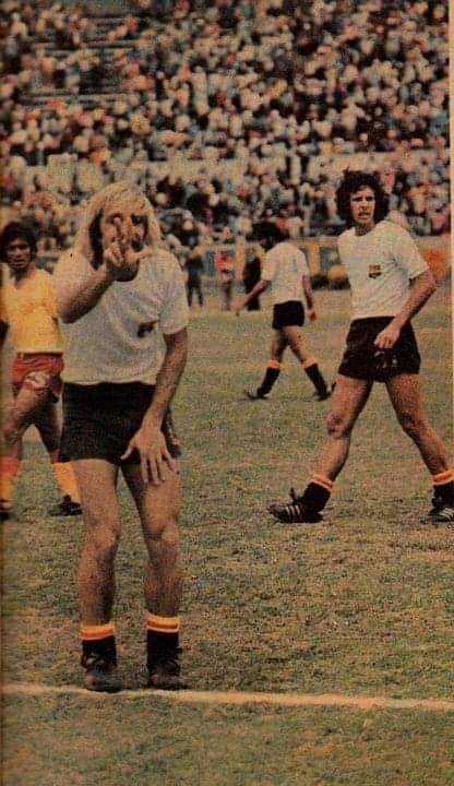 IdoloPasionWeb_'s tweet photo. #FotoHistoricaBSC

Barcelona SC llenaba el estadio Olímpico  Atahualpa desde épocas inmemoriales.

1976, ante Aucas. https://t.co/AGDc7HNwWy