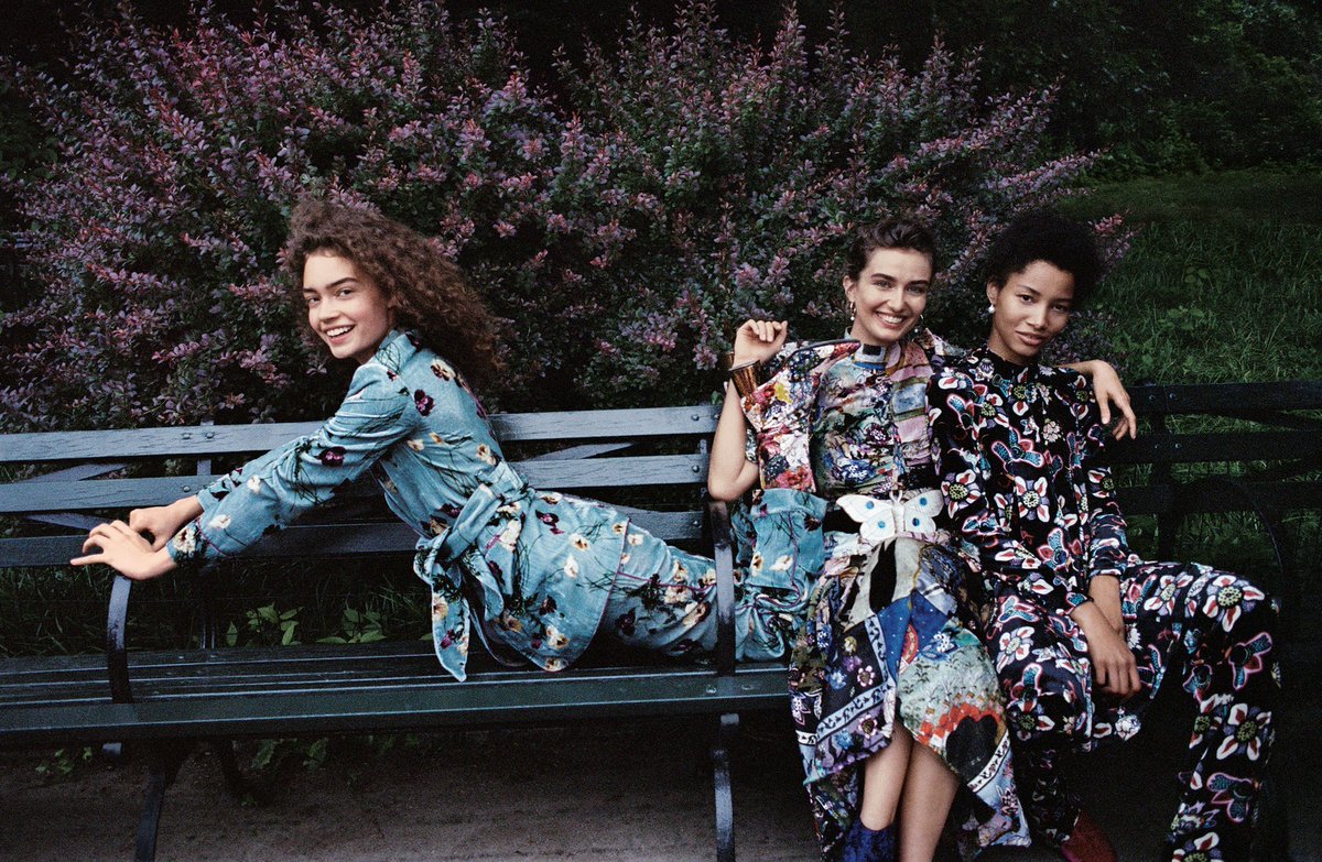 VogueRunway's tweet photo. Introducing #TheGet newsletter: tips, trends, and shopping recommendations, direct from Vogue editors. Sign up here: https://t.co/f9dT8KgTGV https://t.co/GZ6AClA01o