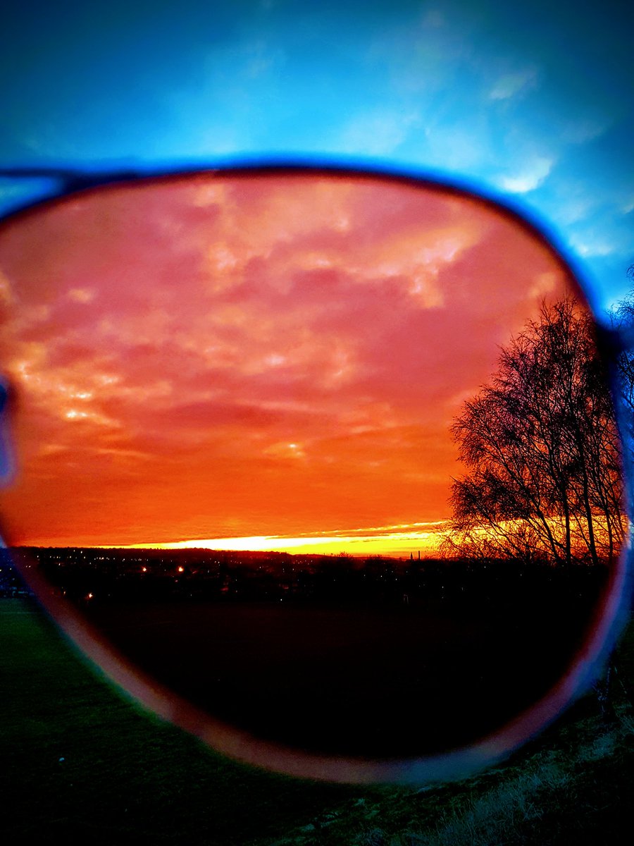 OffYrRadar's tweet photo. My actual view #closematch thru rose-tinted glasses https://t.co/ZLHB6wkV8w
