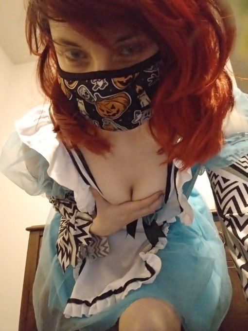 Hair up or down ?  Witchy Alice or no dress at all ?  😈💋 https://t.co/iLuIVlRYMB