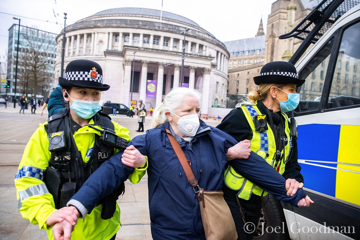 Police in Glasgow escorting football fans out celebrating during Lockdown.
Police in Manchester arresting Nurses protesting during Lockdown.

What a time to be alive