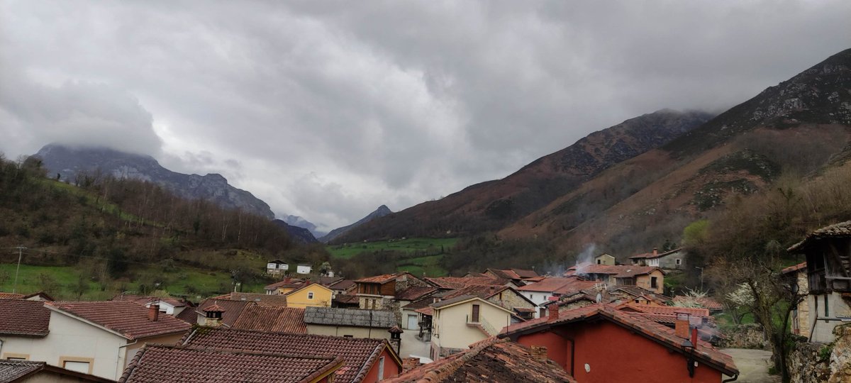 maitegijon's tweet photo. Sierra del Crespón #Sobrescobio
#ParqueNaturalRedes
#Asturias
#invierno2021
#AutoprotecciónResponsabilidad
😷 + ⬅️1,5m➡️ + 🧴🤲 + 🏠 https://t.co/y4Y2q2nCxD