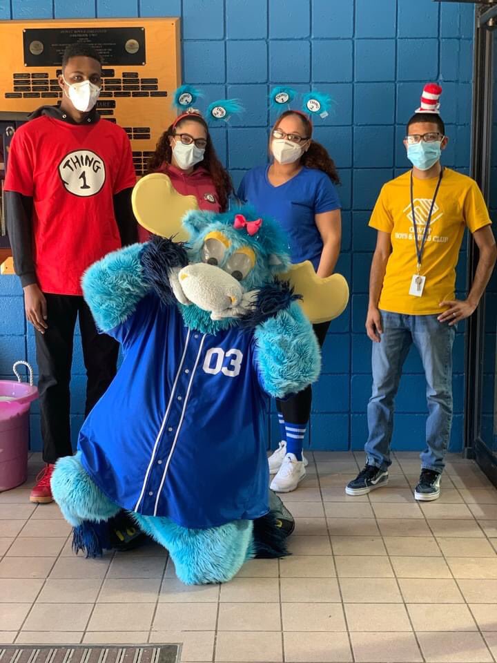 MuchZoo's tweet photo. Loco enjoyed visiting our friends at the Olivet Boys and Girls Club! We dropped off a car load of clothing for the kids. https://t.co/ClkNRtK6b6