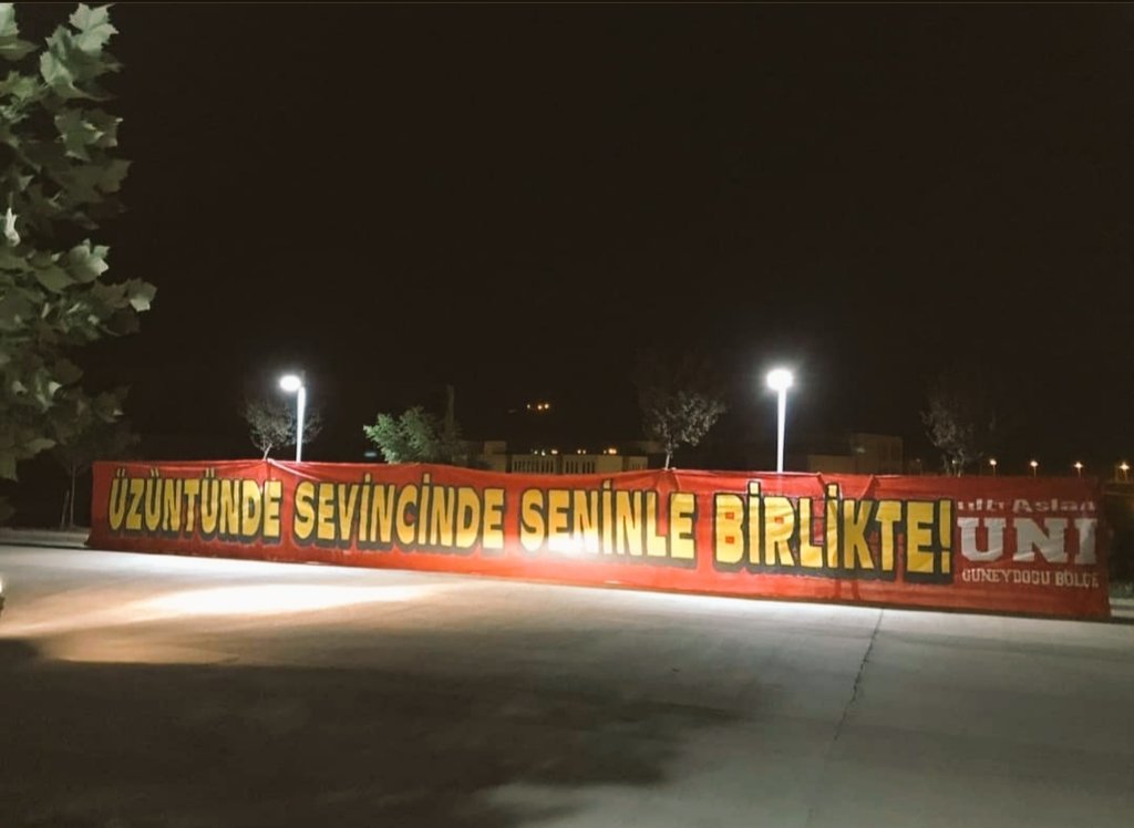 gktacemins4's tweet photo. ÜZÜNTÜNDE SEVİNCİNDE SENİNLE BİRLİKTE!
❤💛
#Galatasaray
#GSVSDGS https://t.co/TycCUzOgSu