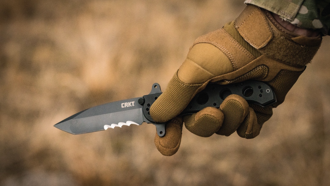Keep your Veff Serrations™ in top performing shape. Learn how with 'Edgeologist' Tom Veff: youtu.be/moeWDN2xaNY

Pictured: M16®-14SFG
Designer: Kit Carson | Vine Grove, KY

#crkt #knifemaintenance #knifesharpening #knife #veffserrations #m1614sfg #knife #howto