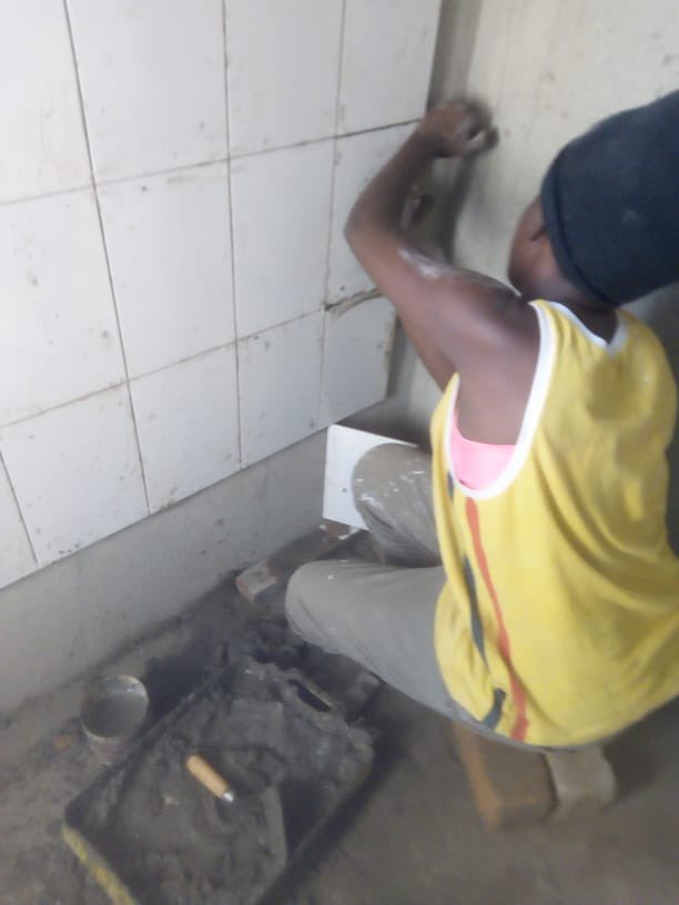 HustleQueen01's tweet image. Today i worked on a twitter client. Bathroom tiling. Please dont forget to retweet my next client may be your timeline.  ❤