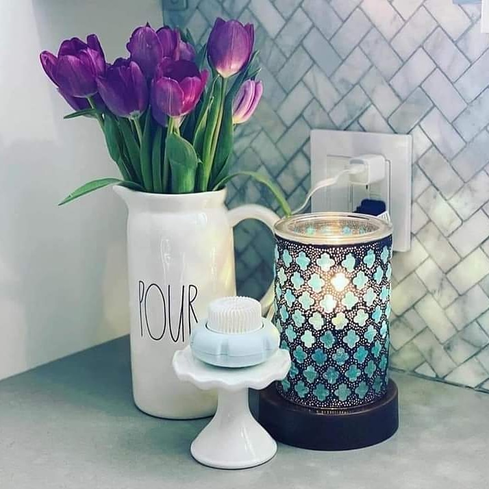 Scentsy Marrakesh Warmer and Mini Fan Diffuser
#scentsy #marrakesh #minifandiffuser #warmer #blue