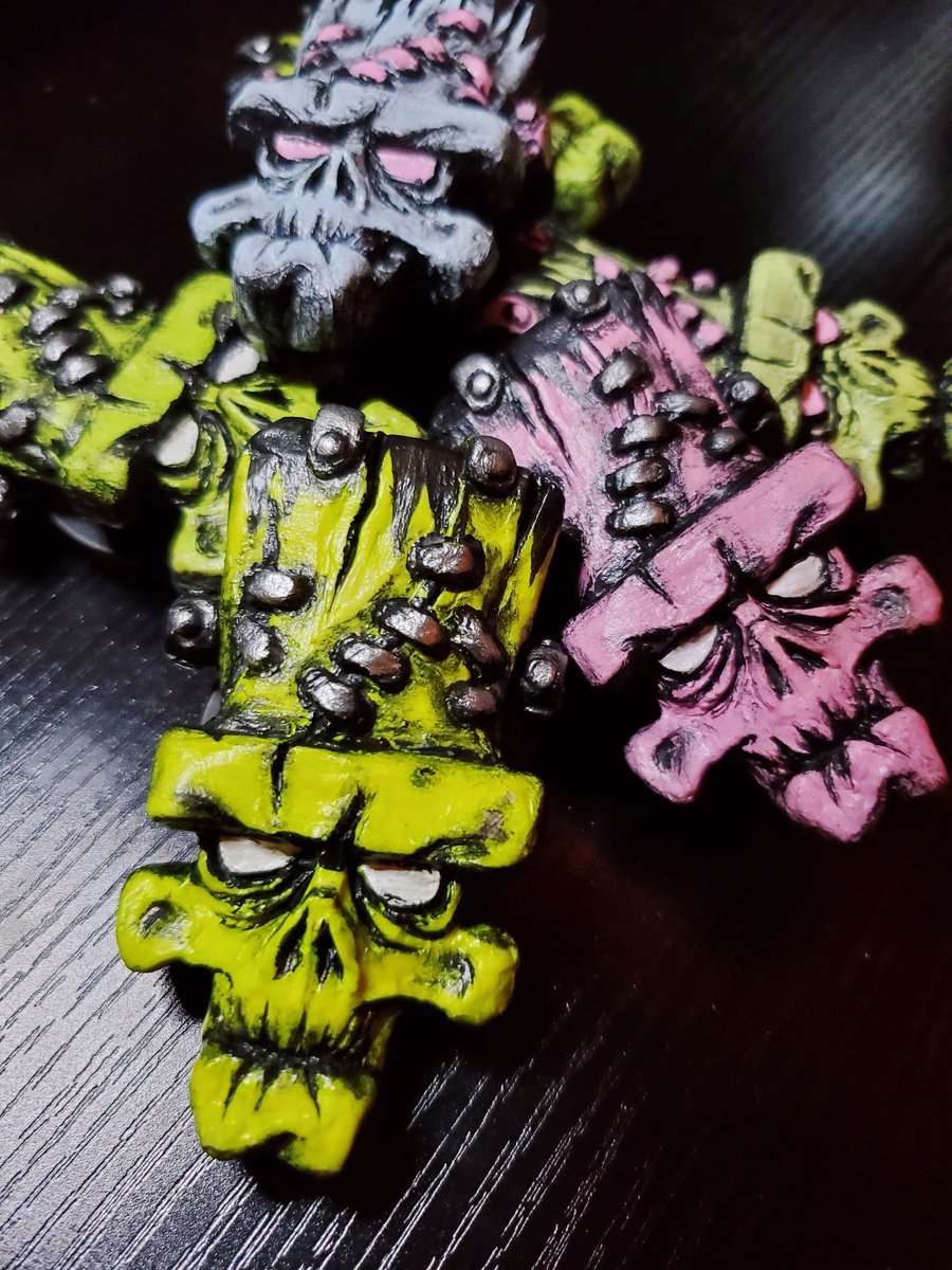 NightcreepF's tweet photo. It's been a minute, but here's some shots of some recent Frankencreep orders
#nightcreepart #nightcreepfx #resin #phonegrips #frankenstein #custompopsockets https://t.co/Buh2v1Cm95