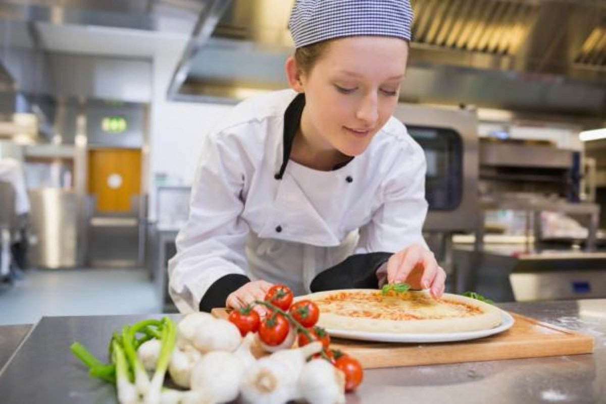 Glasgow Caledonian University is aiming to create a new generation of chefs in a bid to curb the impact of food waste on the environment >> craftguildofchefs.org/news/universit…
