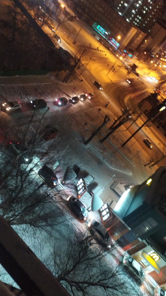 twegogol's tweet photo. Спасибо и что ещё не лето https://t.co/gkRczysB5I