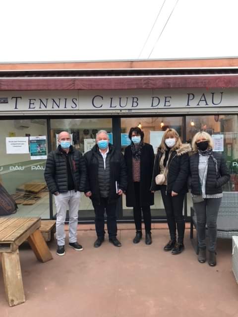 Samedi 6 mars Alain MOREAU Président de la Ligue LNA , accompagné de Monique CAMY-PALOU et de Pascale BOULPIQUANTE , élues au Comité Directeur NA, a honoré de sa présence les évènements organisés par le TC Pau.👈

Jocelyne LELEU Présidente du club et Pierre BIDEGARAY ci dessous