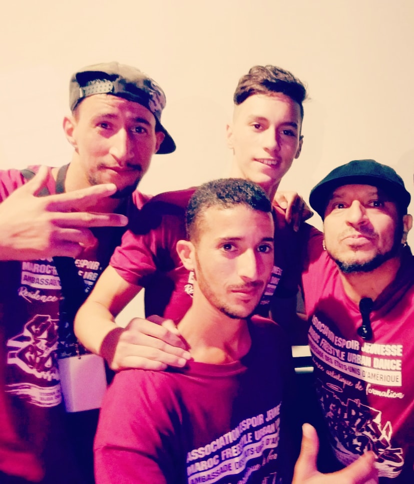 OAkrobat's tweet photo. My friendes Akrobat morucos 🇲🇦🇲🇦🎪🎪 https://t.co/zGfuyKwGnI