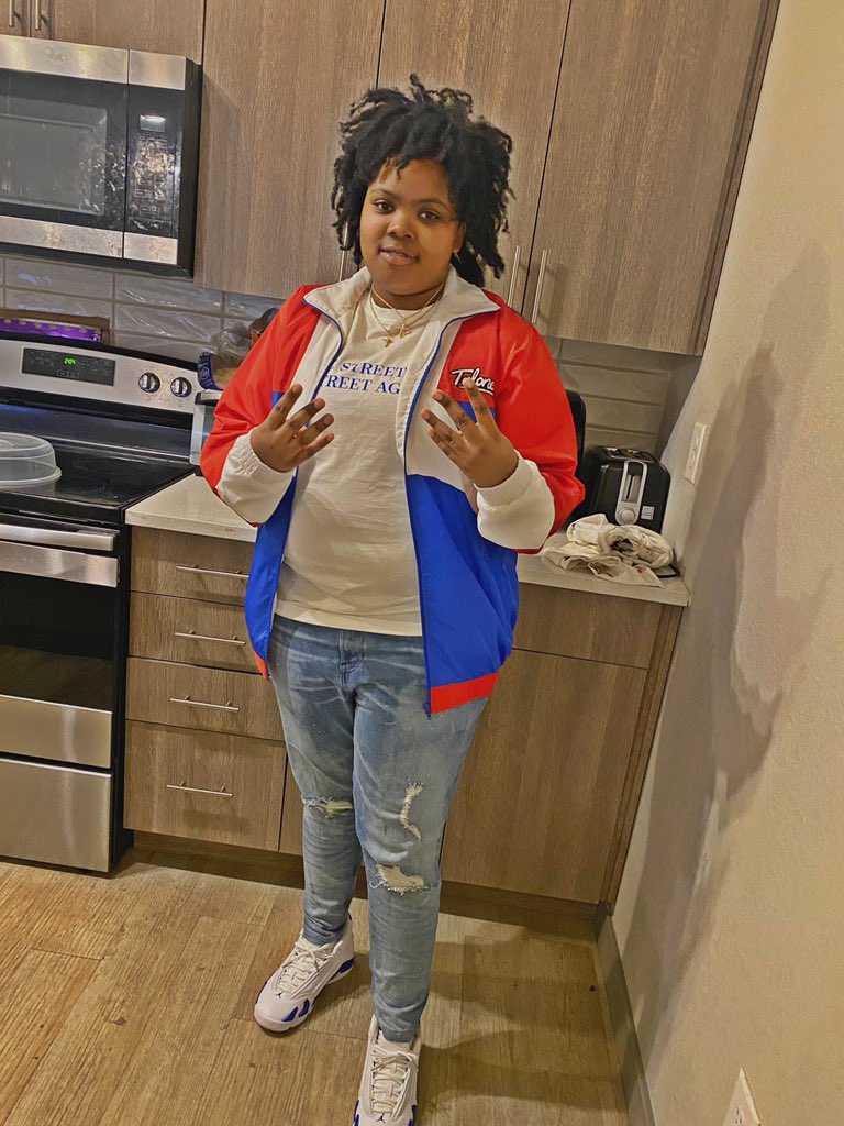 DashiaCrowder's tweet photo. i be wanna tell them lil niggas chill cause i know they looking up to me. ⛓ https://t.co/Xnu8jnfbQb