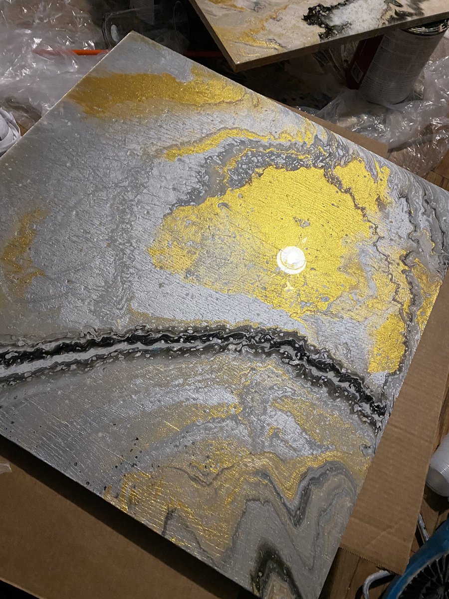 _DakotaTipton's tweet photo. I also make custom fancy tables for interior decor. Please retweet to make my business blow up💵🎊❤️ https://t.co/E7txAyP3Sj