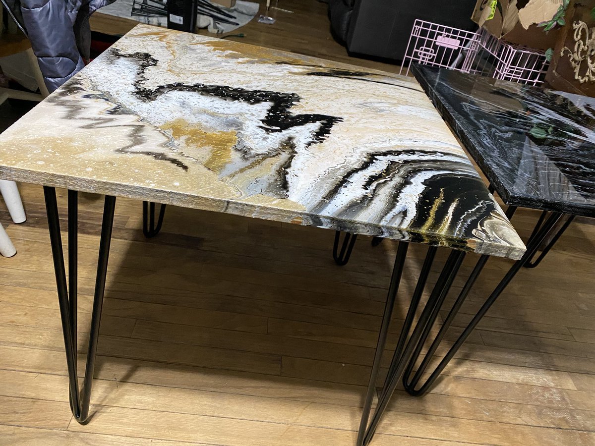 _DakotaTipton's tweet photo. I also make custom fancy tables for interior decor. Please retweet to make my business blow up💵🎊❤️ https://t.co/E7txAyP3Sj