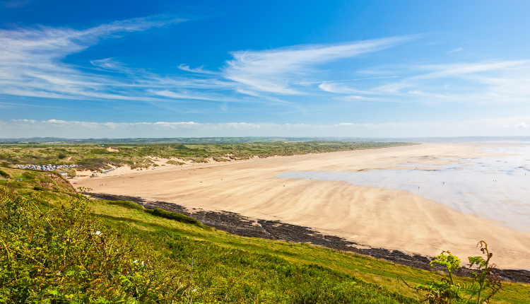 lovenorthdevon's tweet photo. Many of North Devon’s beaches are award-winning &amp; you’ll know why when you step foot on them, long stretches of golden sand, clean water, good facilities, beautiful cliffs and coastal walks await you.
Which one will you visit after restrictions are lifted?
https://t.co/oCBNbjX0lq https://t.co/ZsnTq2IrL4