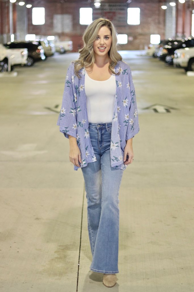 AydanStone's tweet photo. Check out this product! π Oops A Daisy Open Front Top
π Shop Aydan+Stone now at https://t.co/LTe2ErswJ8
#momlife #womensfashion #fashiontrends #aydanstone https://t.co/7QgxPnLNew