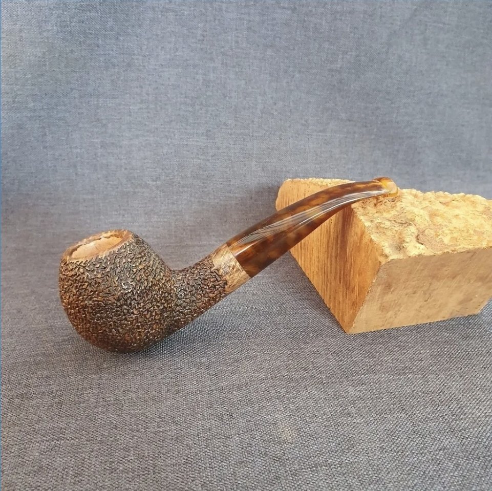 Available/Verfügbar 
uweheidrichpipes.com/Shop

#tabakpfeife #tobaccopipes #tabakpfeifen #Pfeifen #pipes #pipesmoking #Pfeifenraucher #artisanpipes
#handmadepipe #briarart #handmadepipes #pipesmokingcommunity #briarbastards 
#pipetobaccocommunity