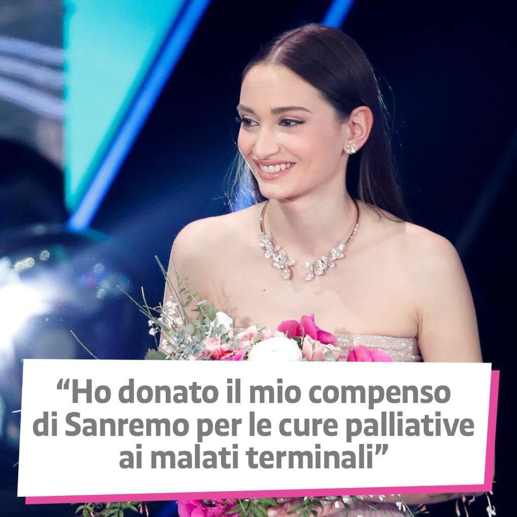 EugenioGiani's tweet photo. Bellissimo gesto da parte di Alessia #Bonari.
L’infermiera toscana salita sul palco di #Sanremo ha donato il suo compenso per le cure palliative ai malati terminali all’associazione La Farfalla di Grosseto.
Un atto d’amore per la comunità, grazie di cuore Alessia! https://t.co/2H6tEiYVKq