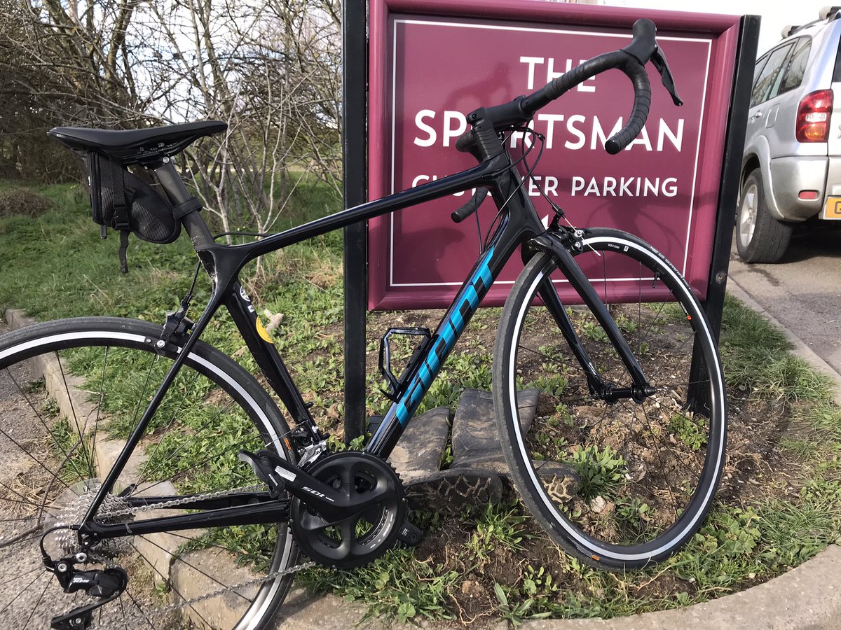 danielpatching's tweet photo. Many thanks to Maurice at @devercycles for his expert advice and supplying my new wheels which I’m loving! #giant #tcradvanced2021 https://t.co/tgBTCFnAWg