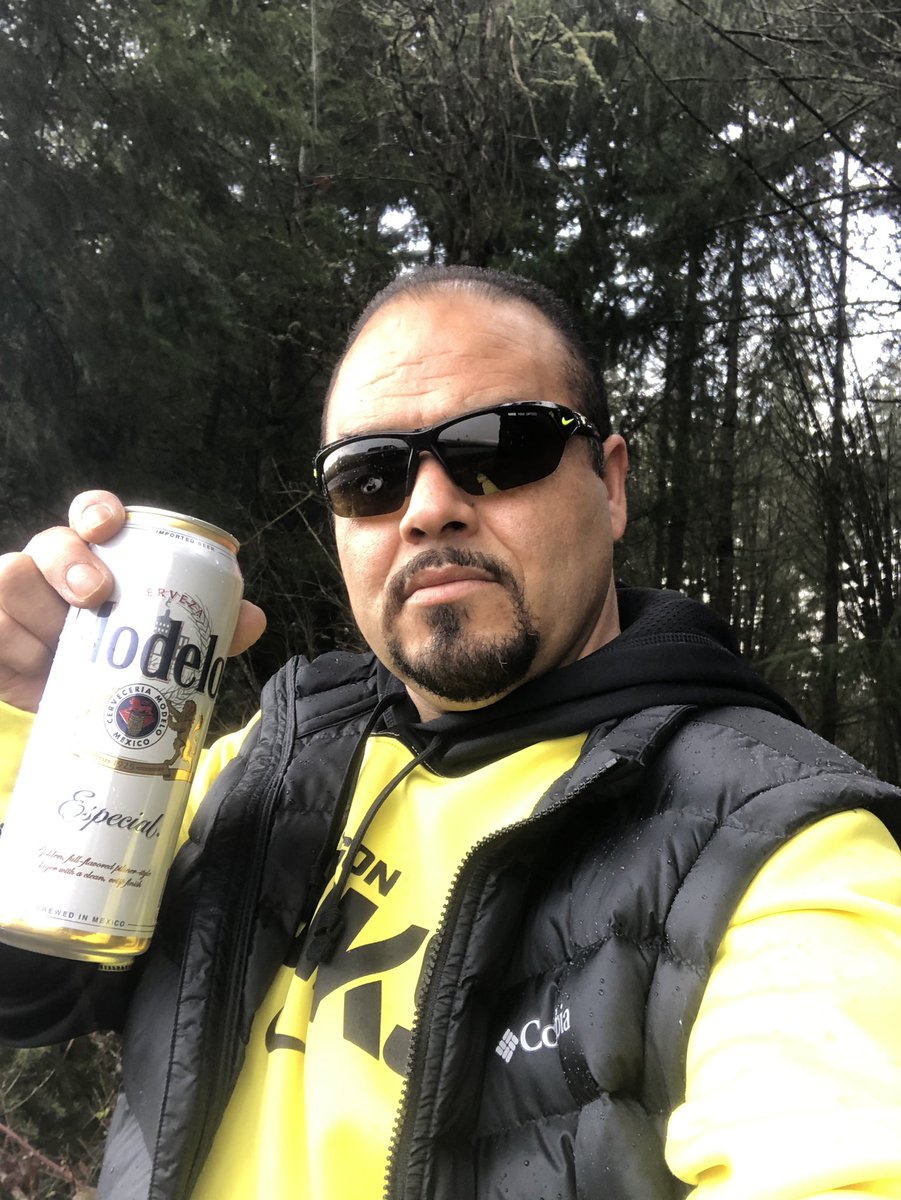 Jrg8Jrg's tweet photo. Happy Sunday I hope Y’all is Having a Fantastic Weekend! Enjoy Every Minute Bcuz geese what tomorrow is Monday 😭#Pacificotime #Modelotime Foo!!! #RaiderNation 🍻 https://t.co/rVXC1jC7Rw